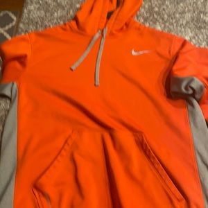 Nike men’s Large sweatshirt